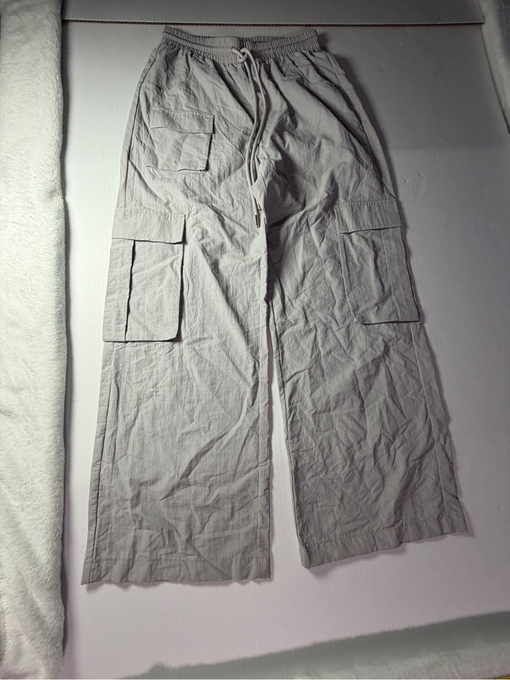 superdown Light Gray Wide-Leg Cargo Joggers